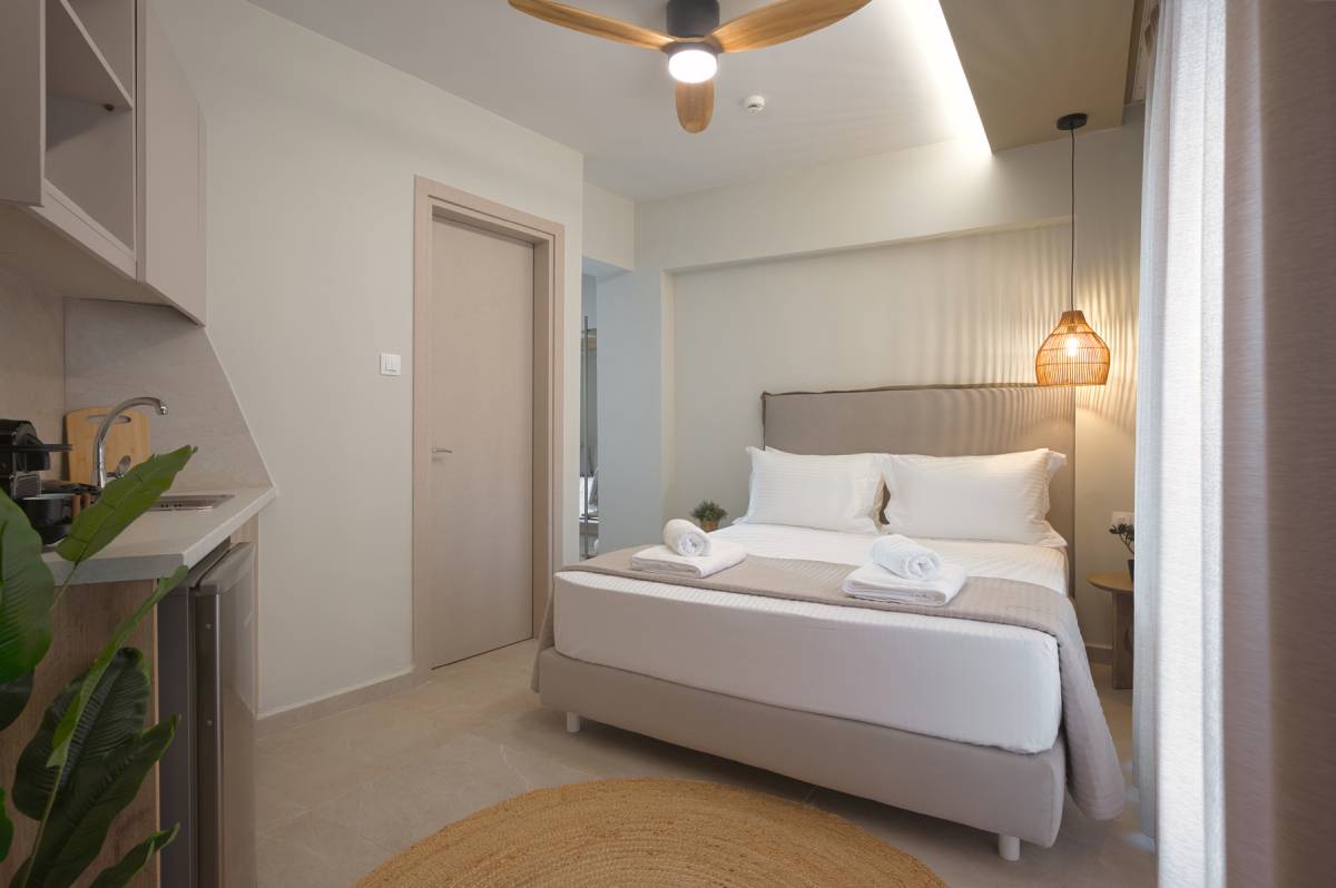 Triple Suite Poolside